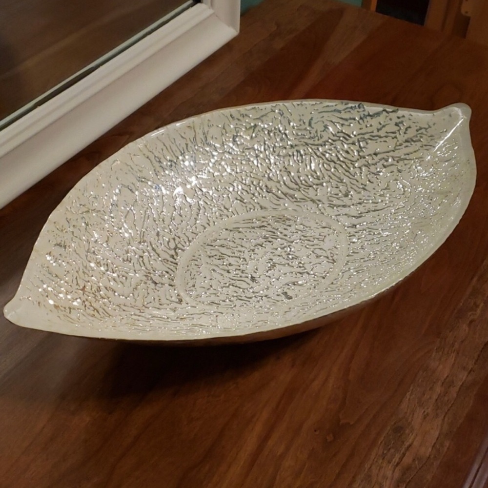 🔺Ivory & Silver Leaf Accent Platter Bowl